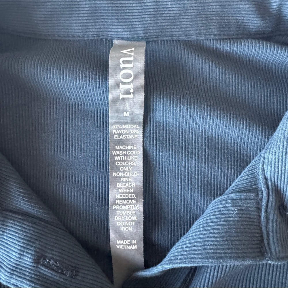 Vuori Navy Blue Ribbed Short Sleeve Performance Polo Shirt Size Medium - Picture 7 of 9